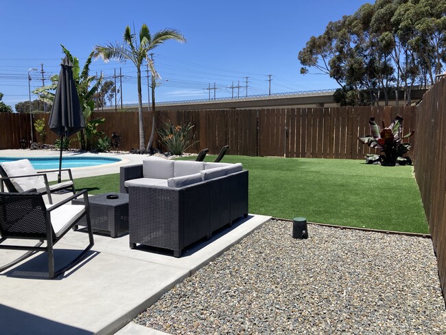 Building Photo - 3514 Hacienda Dr
