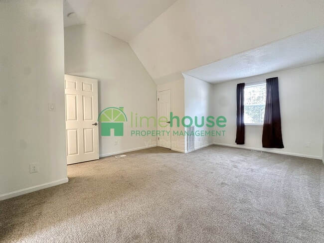 Building Photo - 3207 Creekside Dr