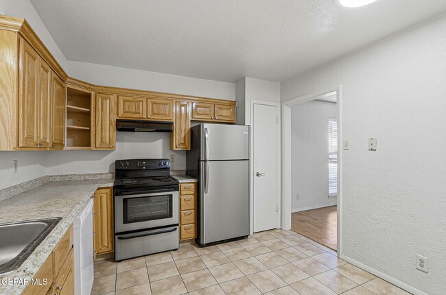 Building Photo - 4433 N Stanton St