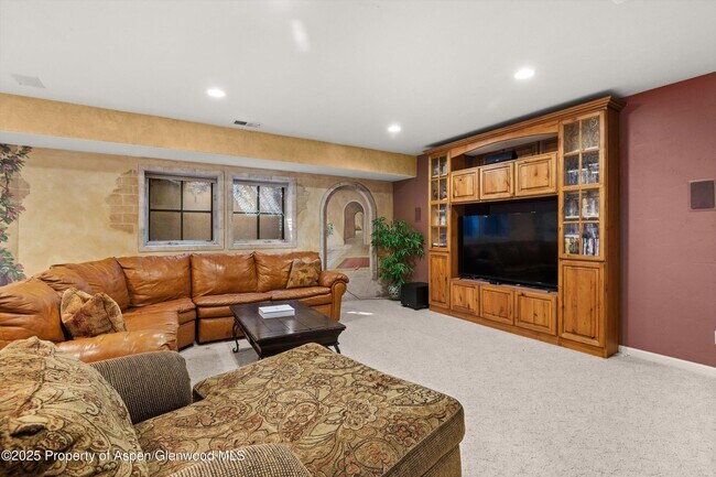 Building Photo - 7 Buckskin Ct