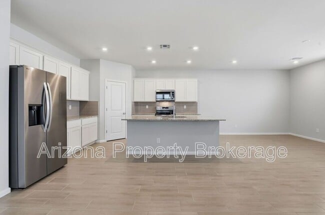 Building Photo - 17232 W Paraiso Ln