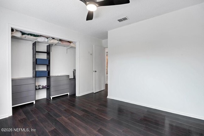 Building Photo - 14352 Crystal Cove Dr S