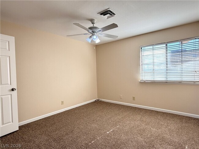 Building Photo - 3267 Dawnflower St