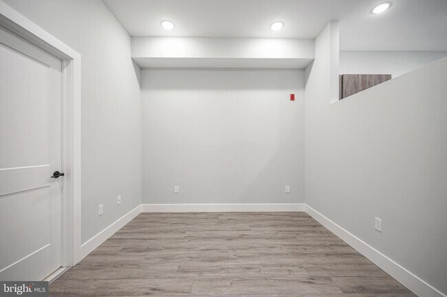 Building Photo - 845 N 15th St