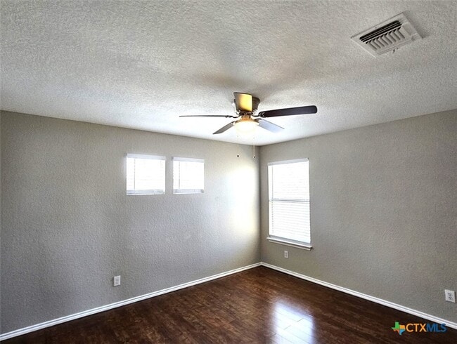 Building Photo - 316 Julian Point