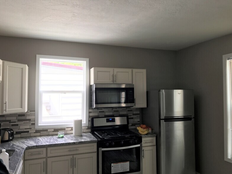 314 kitchen cont - 314 Pleasant St