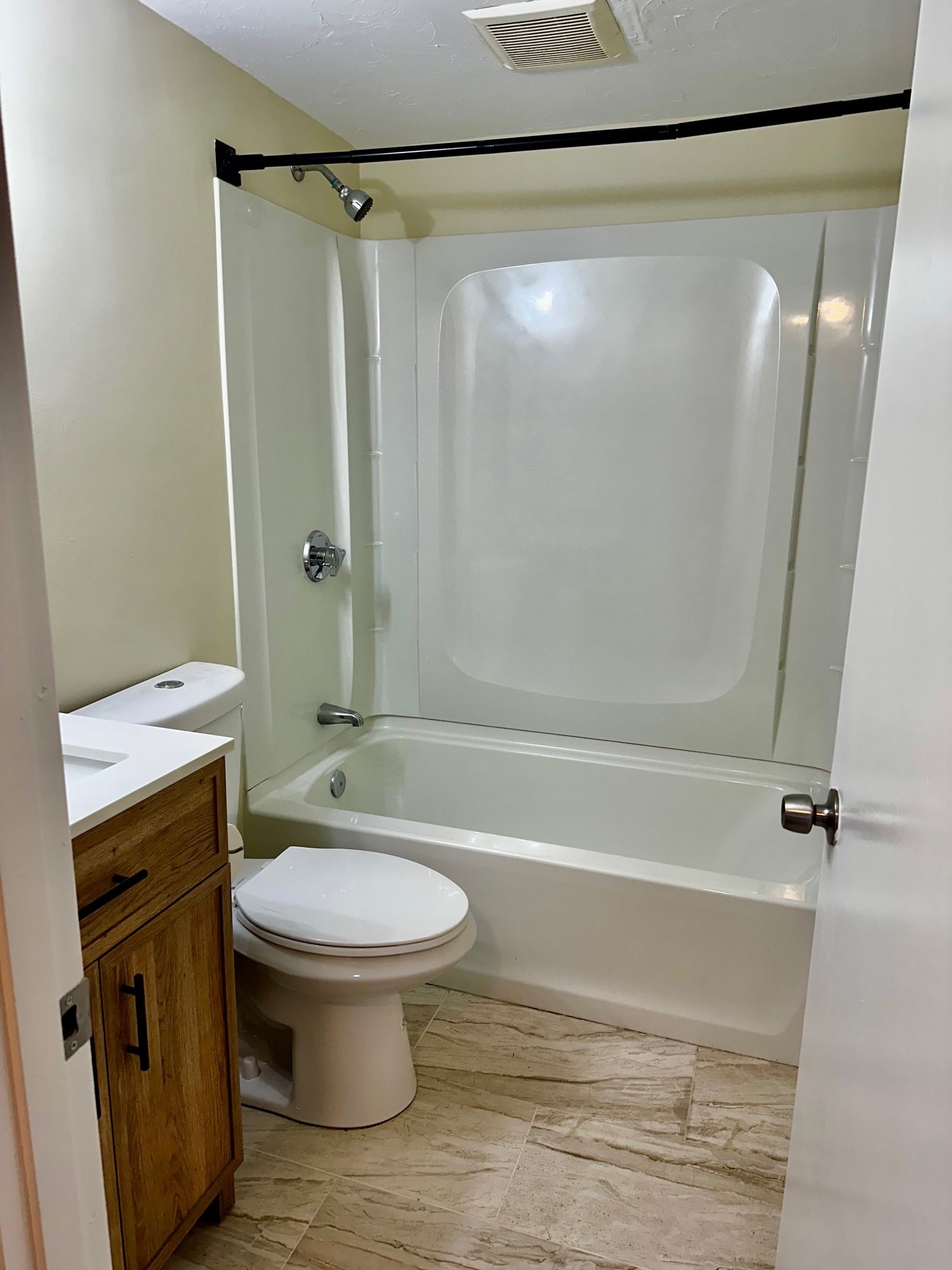 Bathroom - 2 Lagrange St