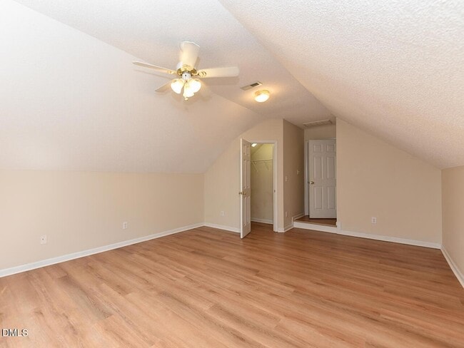 Building Photo - 406 Somersview Dr