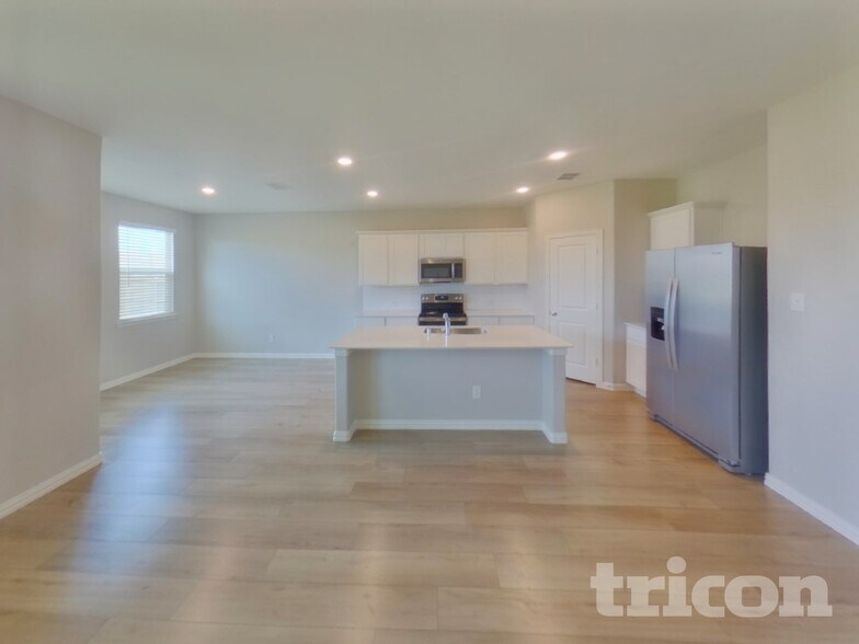 Building Photo - 231 Jenkinson Dr