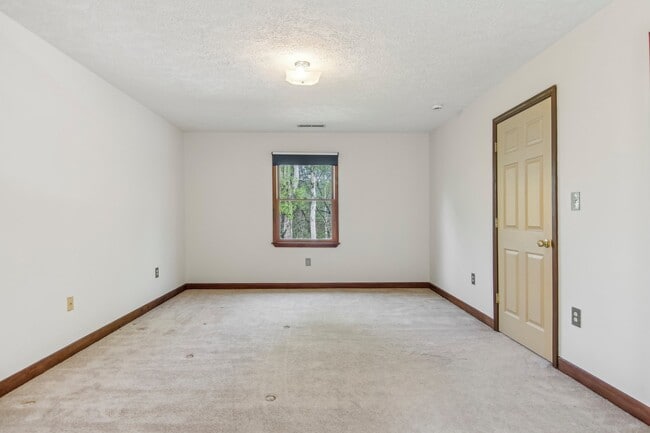 Building Photo - 11 Timothy Ln