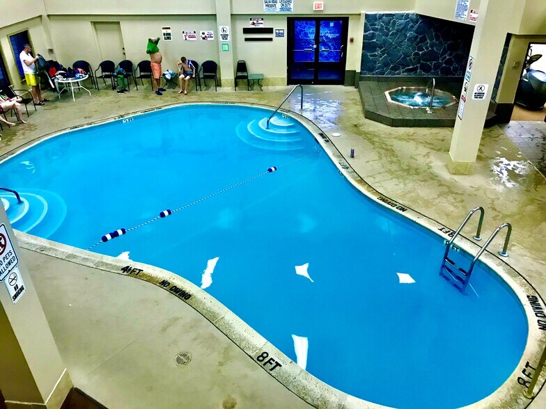 Pool - 301 Pinnacle Inn Rd