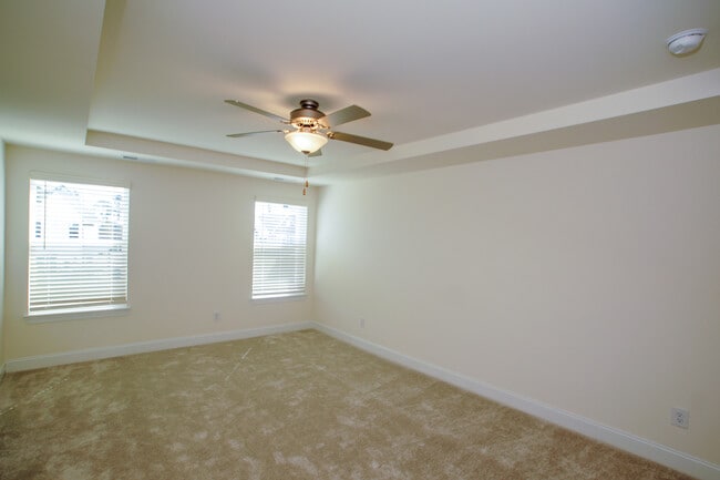 Building Photo - 206 Oakchest Ct