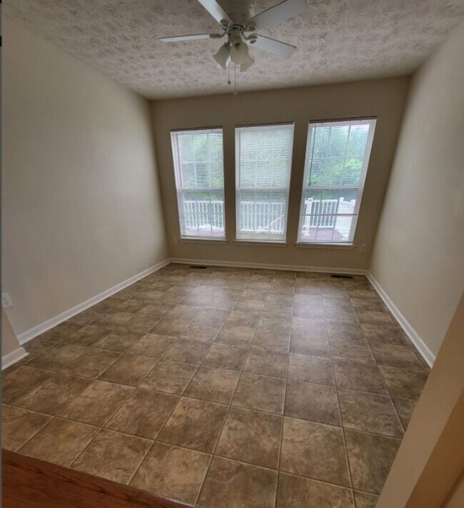 Building Photo - SPACIOUS 3-Level Townhome in Winston's Choice