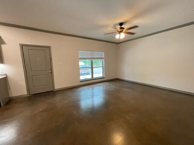 Building Photo - 4074 County Rd 152 W