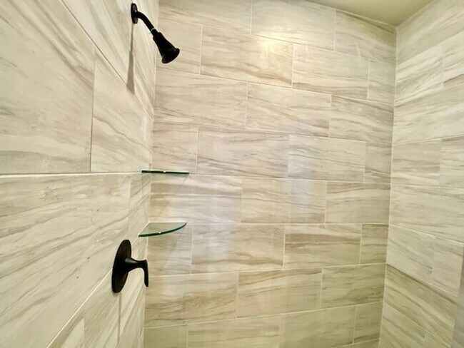 Building Photo - Clift Farm townhome with a fence and 3 car garage