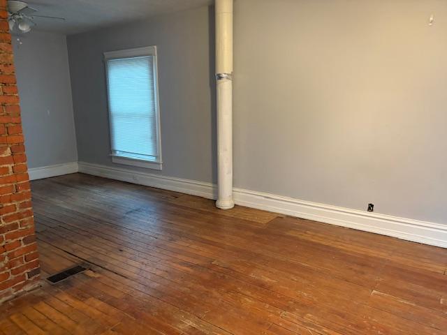 Building Photo - 591 Greissing Terrace