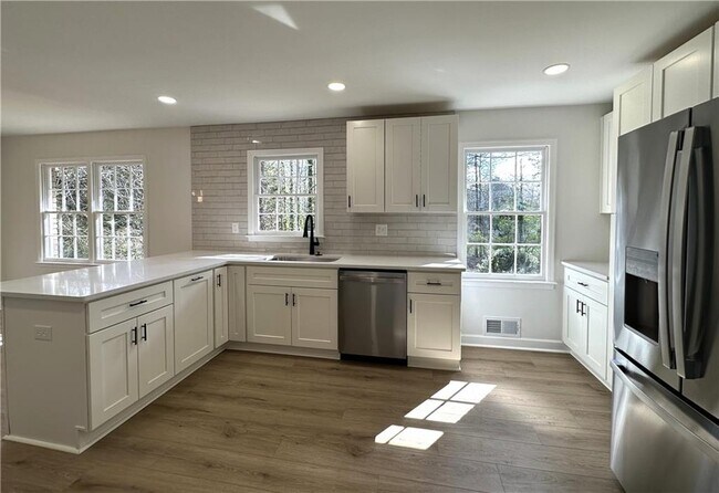 Building Photo - 2972 Pathview Ln