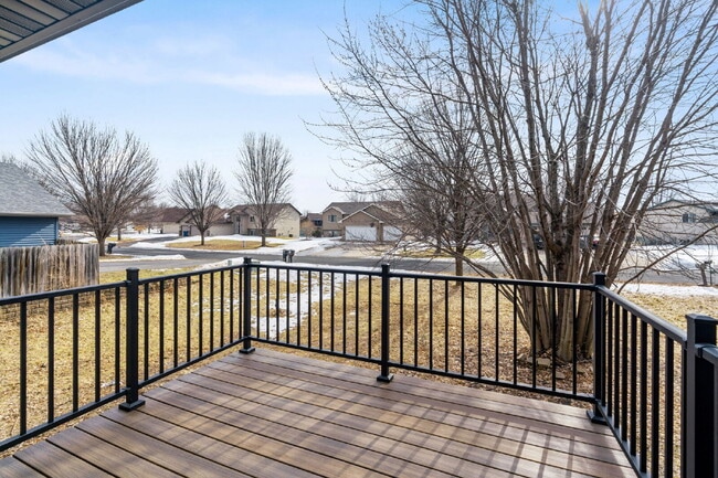 Building Photo - "Charming 4-Bedroom Home with Granite Elegance in Lino Lakes – 2584 Sq Ft of Comfort!"