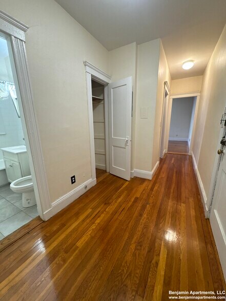 Building Photo - 122 Washington St