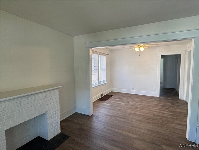 Building Photo - 141 Hawthorne Ave