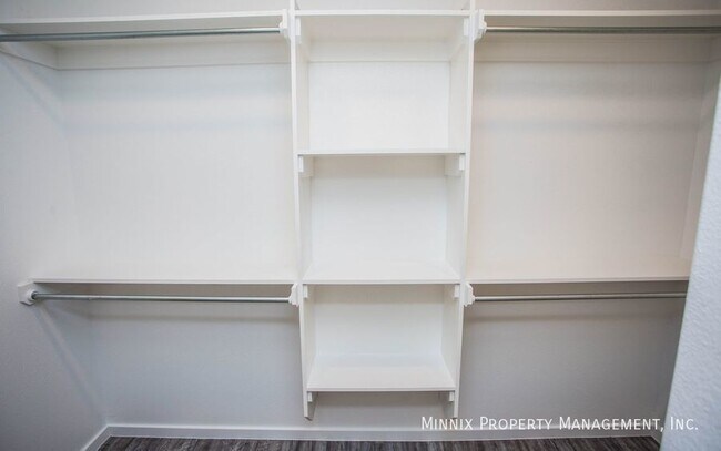 Building Photo - 2102 Langford Ave