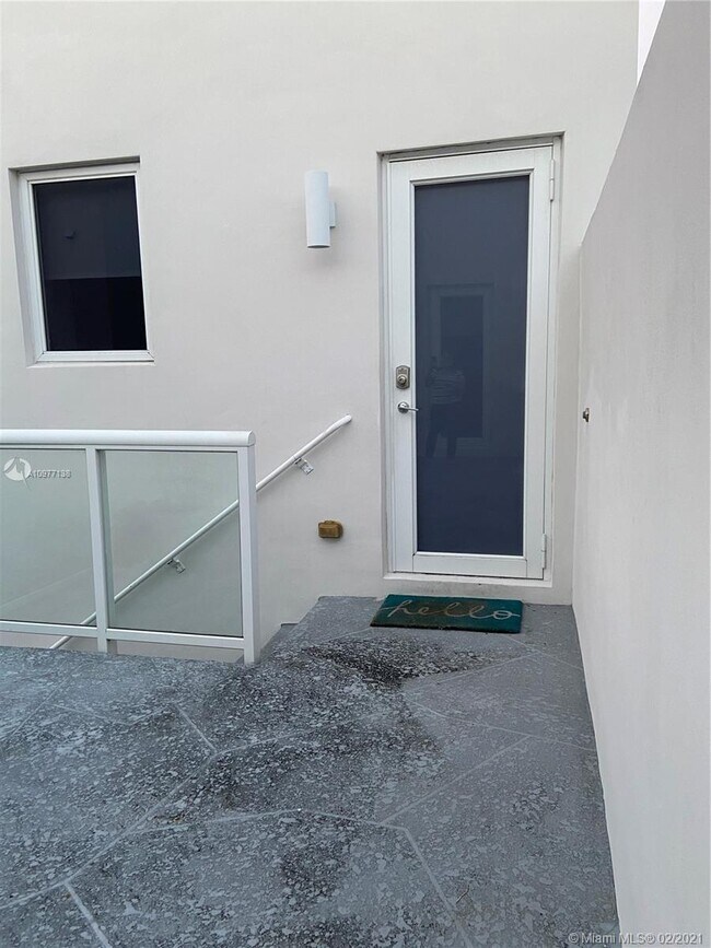 Building Photo - 6331 NW 105th Ct