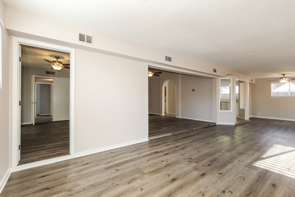 Building Photo - 1101 W Wickieup Ln