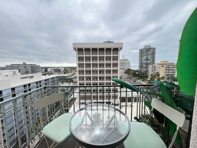 Building Photo - Chic Ocean-View Furnished Studio in a Hist...