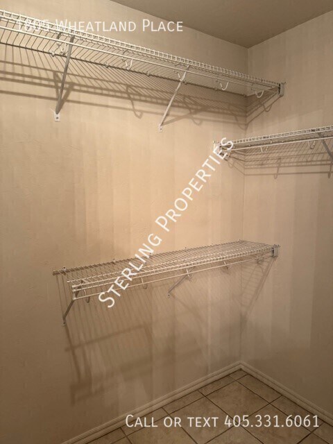 Building Photo - 1805 Wheatland Pl