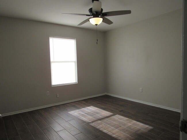 Building Photo - 335 Redfish Dr