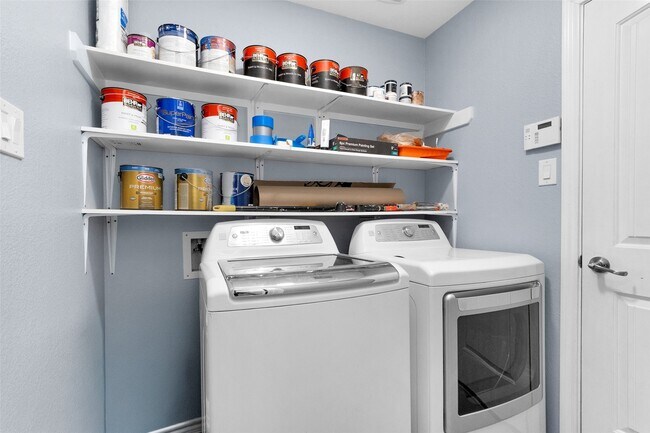 Building Photo - 1604 Hickory Burl Ln