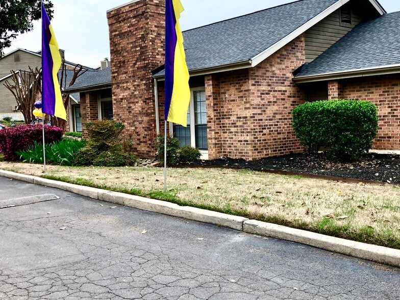 The Park at Hollyford 6555 N Country Oaks Cir Memphis TN 38115