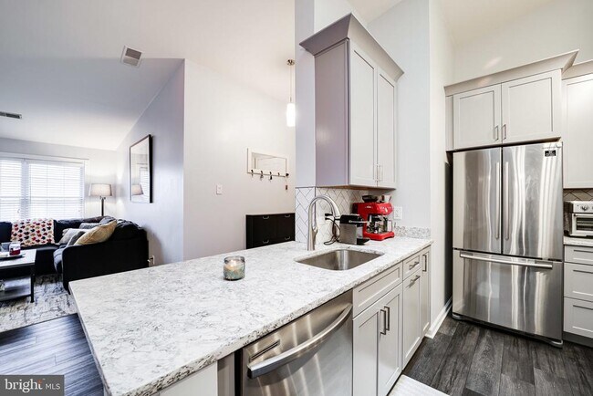 Building Photo - 7510 Ashby Ln