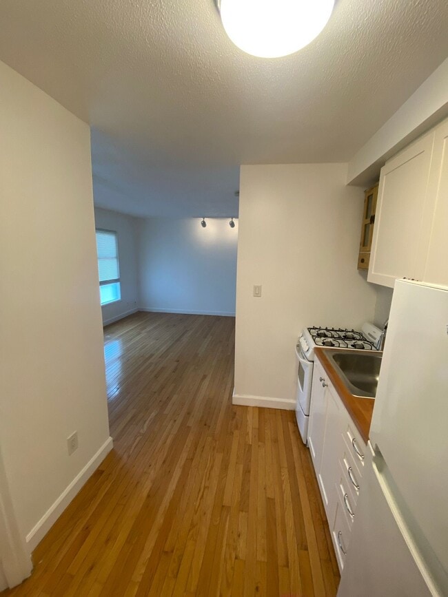 Building Photo - ONE11 COLLECTION - ROYAL OAK
