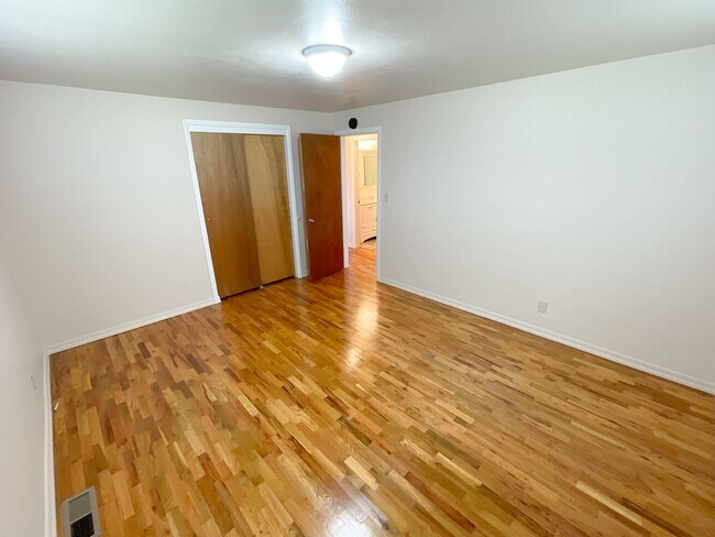 Building Photo - 3 Bedroom, 2 Bath Moyina Heights Home