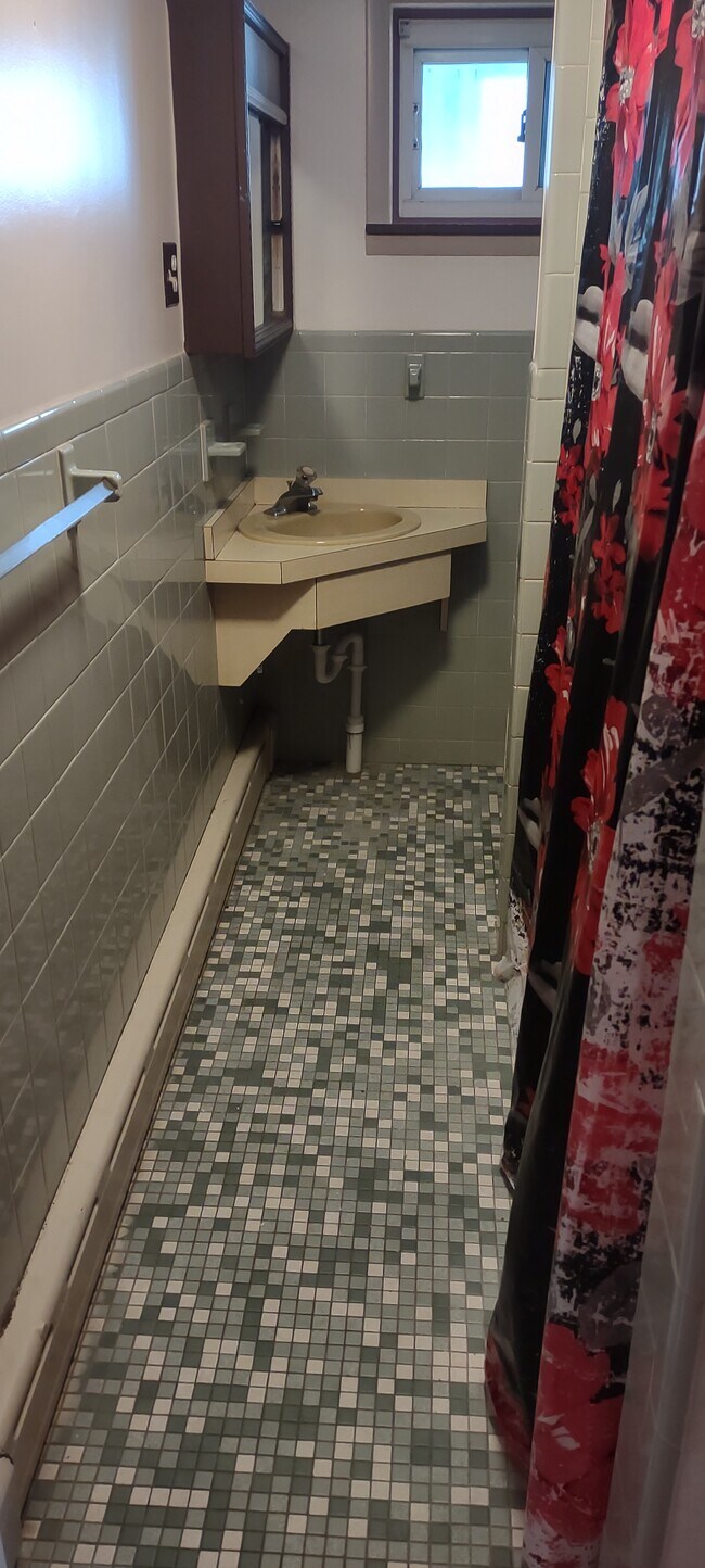 Building Photo - 549 N Front St