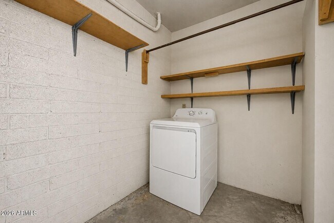 Building Photo - 5984 N 48th Ave