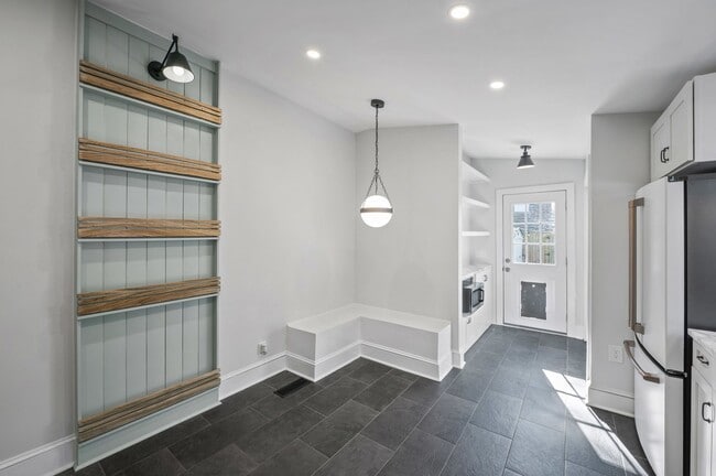 Building Photo - 3 Bedroom, 2 Bathroom Cottage In the Heart of Downtown Wilmington