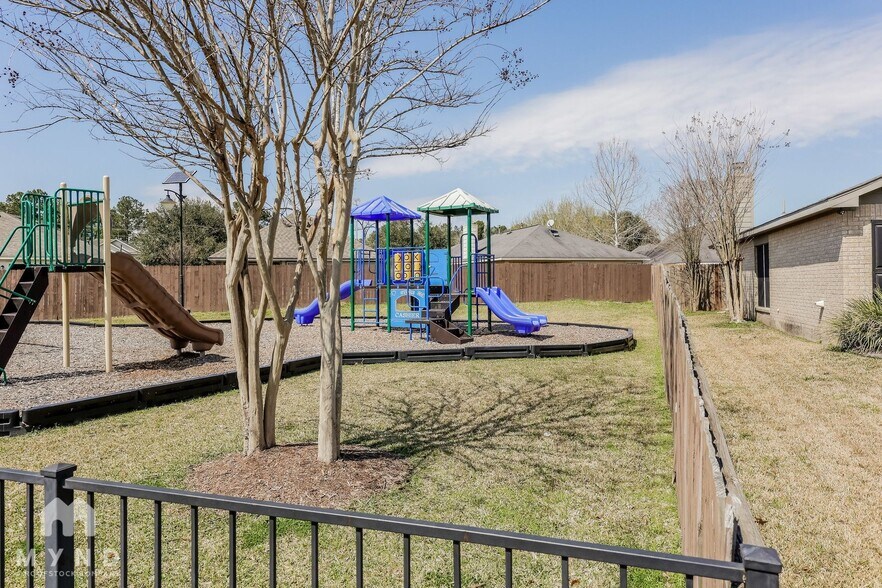 Building Photo - 32003 Ashton Ln