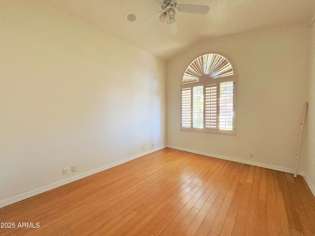Building Photo - 3213 E Desert Flower Ln