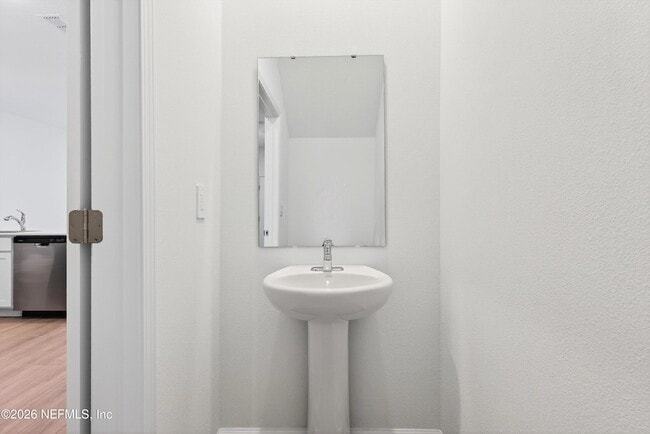 Building Photo - 1460 Jeremiah St