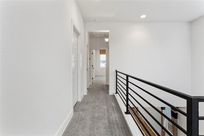 Building Photo - 9109 Moonstone Dr