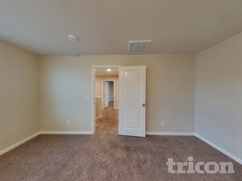 Building Photo - 838 Sunchaser Rd