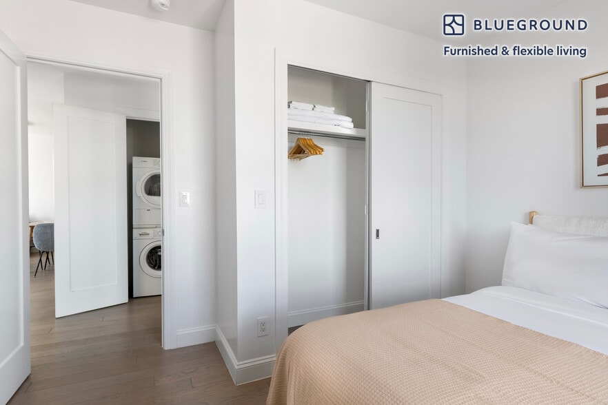 Building Photo - 915 West End Ave