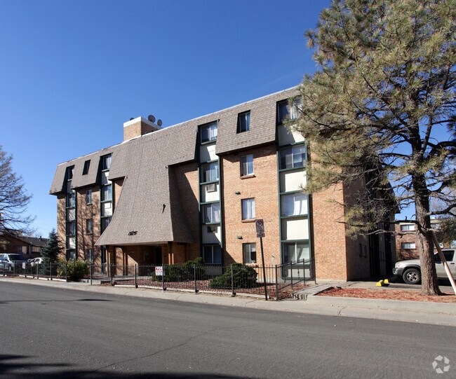 La Fontaine Apartments 1325 Idalia Ct Aurora CO 80011 Apartment Finder