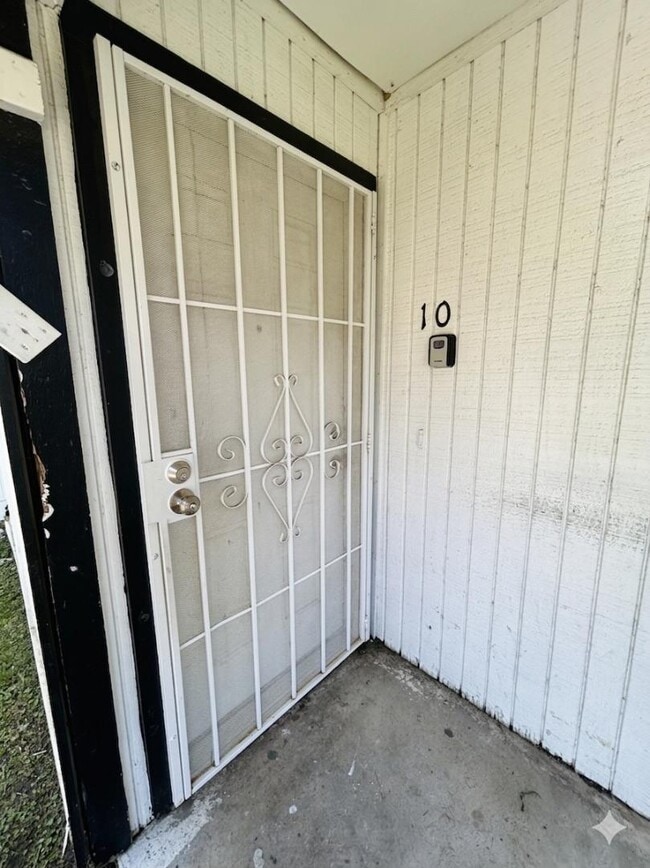 Building Photo - 603 Drexel St