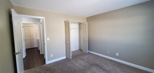 Building Photo - 5210 Wedgewood Ln