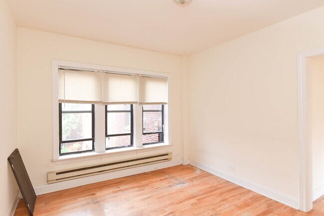 Building Photo - 3832 N Fremont St