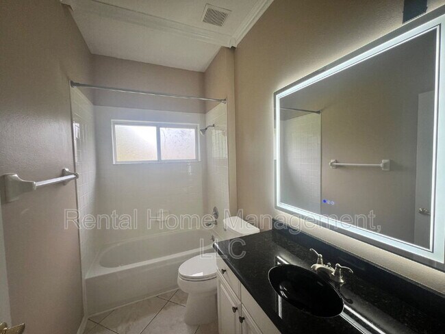 Building Photo - 10140 Pointview Ct