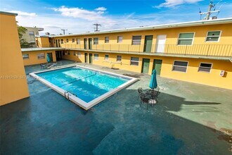 Building Photo - 1975 NE 135th St